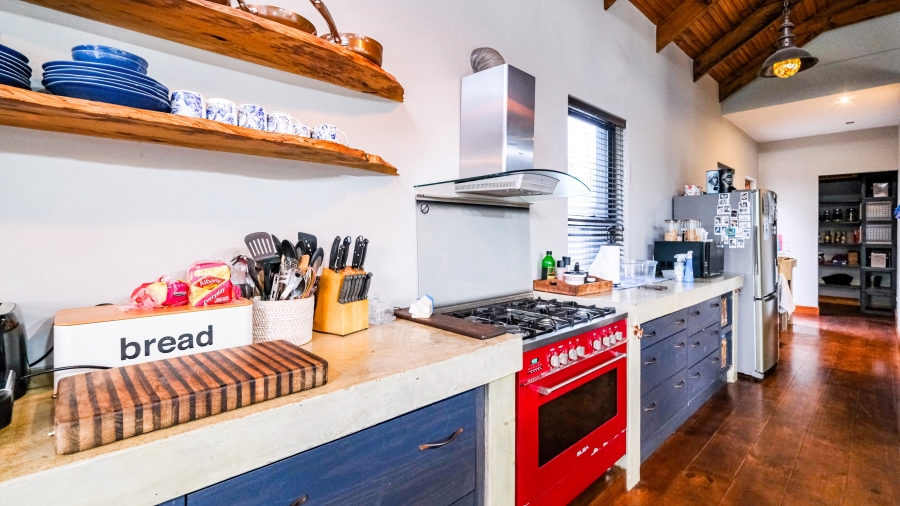 5 Bedroom Property for Sale in Kraaibosch Manor Western Cape